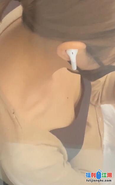收集的极品稀缺惊艳各种生活走光露乳+露毛+露逼大合集[76V 1.14G]